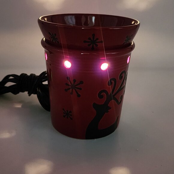 Scentsy Wax Warmer Prancer Red Holiday Christmas Reindeer No Box with Bulb - Picture 2 of 9
